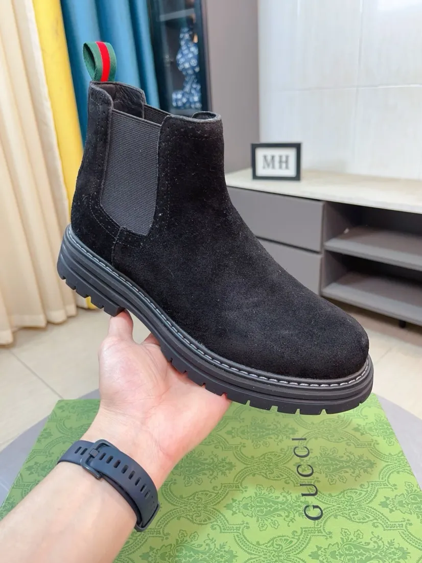 Men's shoes 💰540🌸🌸 (GUCCI) [cow lining plus velvet optional] [can be made without standard] New product Martin boots imported from Canada with full top layer high mercerized frosted fabric, punched using 3D digital technology, high-end and classy, ​​versatile to wear, full of three-dimensionality, close pictures will make you obsessed with the leather. You can't extricate yourself ~ the best on the market.          Fabric: Cowhide/Embossed Lining: Cowhide.          Please make a note when placing an order, sizes: 38-44 (37, 45, 46 can be customized and cannot be returned or exchanged) 5 colors available; black, gray, khaki, coffee, and earthy yellow